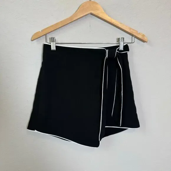 Diane Von Furstenberg Women's Black with White Trim Wrap Skort Size XXS - Picture 2 of 9